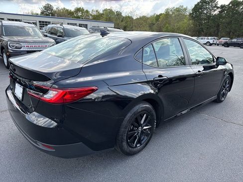 Used 2025 Toyota Camry LE image 2