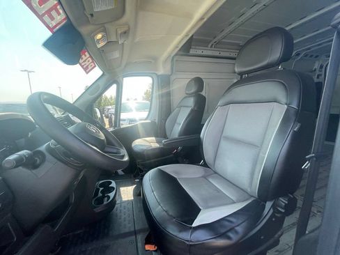 Used 2023 RAM ProMaster 2500 FWD image 2