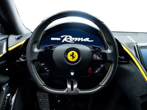 Used 2022 Ferrari Roma RWD image 32