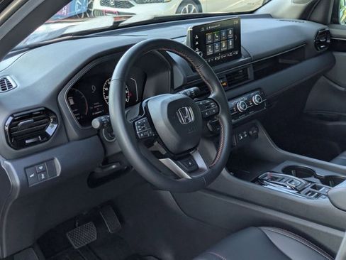 Certified 2025 Honda Pilot TrailSport image 10