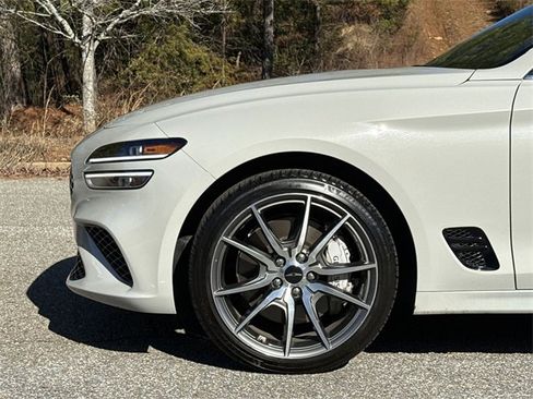 Used 2025 Genesis G70 2.5T image 19