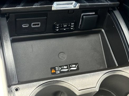 Used 2022 GMC Yukon Denali RWD image 23