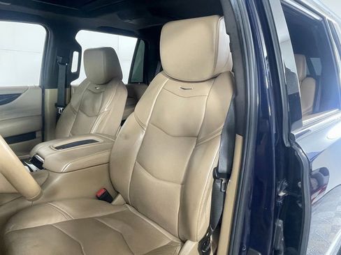 Used 2018 Cadillac Escalade Platinum image 24