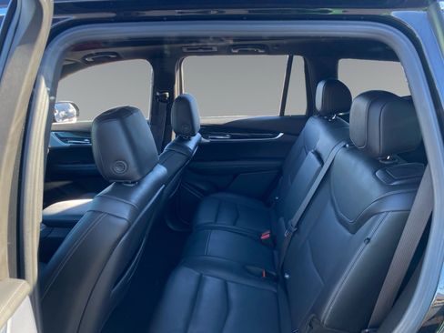 Used 2024 Cadillac XT6 Premium Luxury FWD image 13