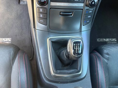 Used 2016 Hyundai Genesis Coupe 3.8 image 16