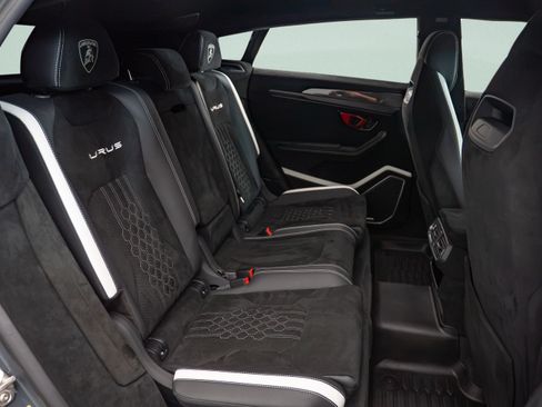 Used 2023 Lamborghini Urus Performante AWD/4WD image 12