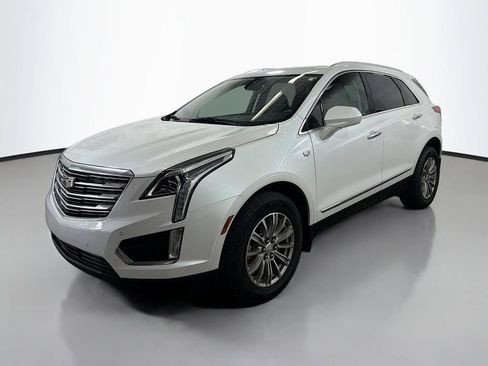 Used 2017 Cadillac XT5 Luxury w/ Driver Awareness Package FWD image 5