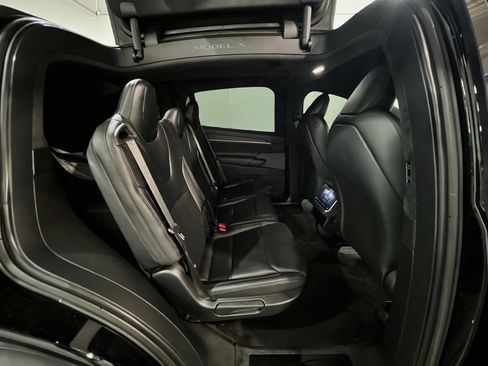 Used 2025 Tesla Model X AWD/4WD image 21