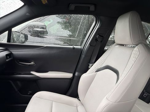 Used 2019 Lexus UX 200 FWD image 14