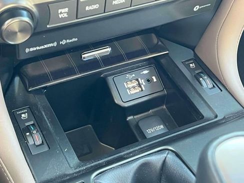 Used 2023 Lexus GX 460 Premium w/ Premium Package image 33