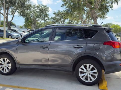 Used 2013 Toyota RAV4 Limited FWD image 3