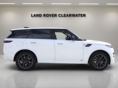 New 2026 Land Rover Range Rover Sport Dynamic SE image 6