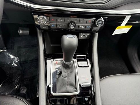 New 2025 Jeep Compass Limited w/ Sun & Sound Group image 26