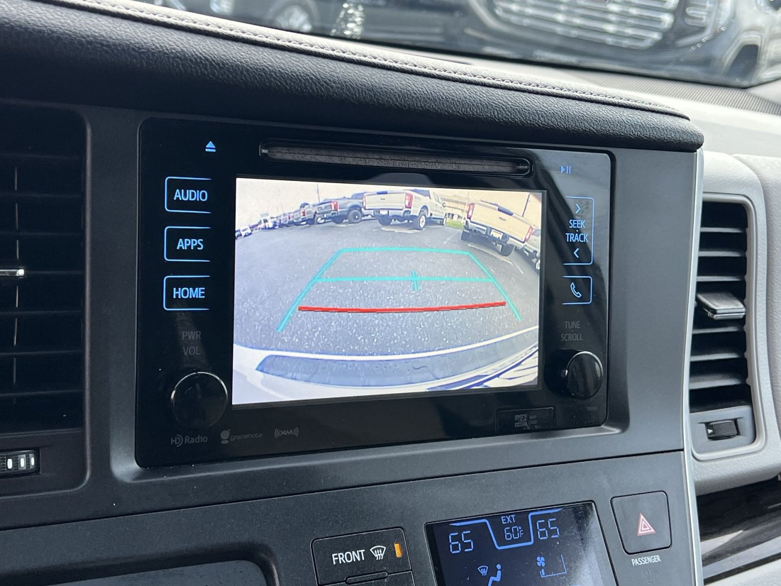 Used 2016 Toyota Sienna XLE w/ XLE Navigation Package FWD image 19
