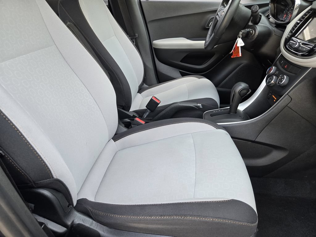Used 2018 Chevrolet Trax LS FWD image 11