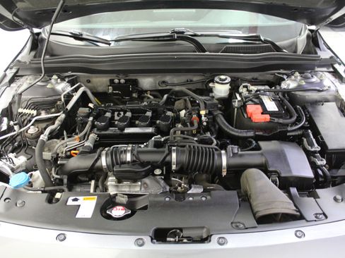 Used 2018 Honda Accord Sport image 32