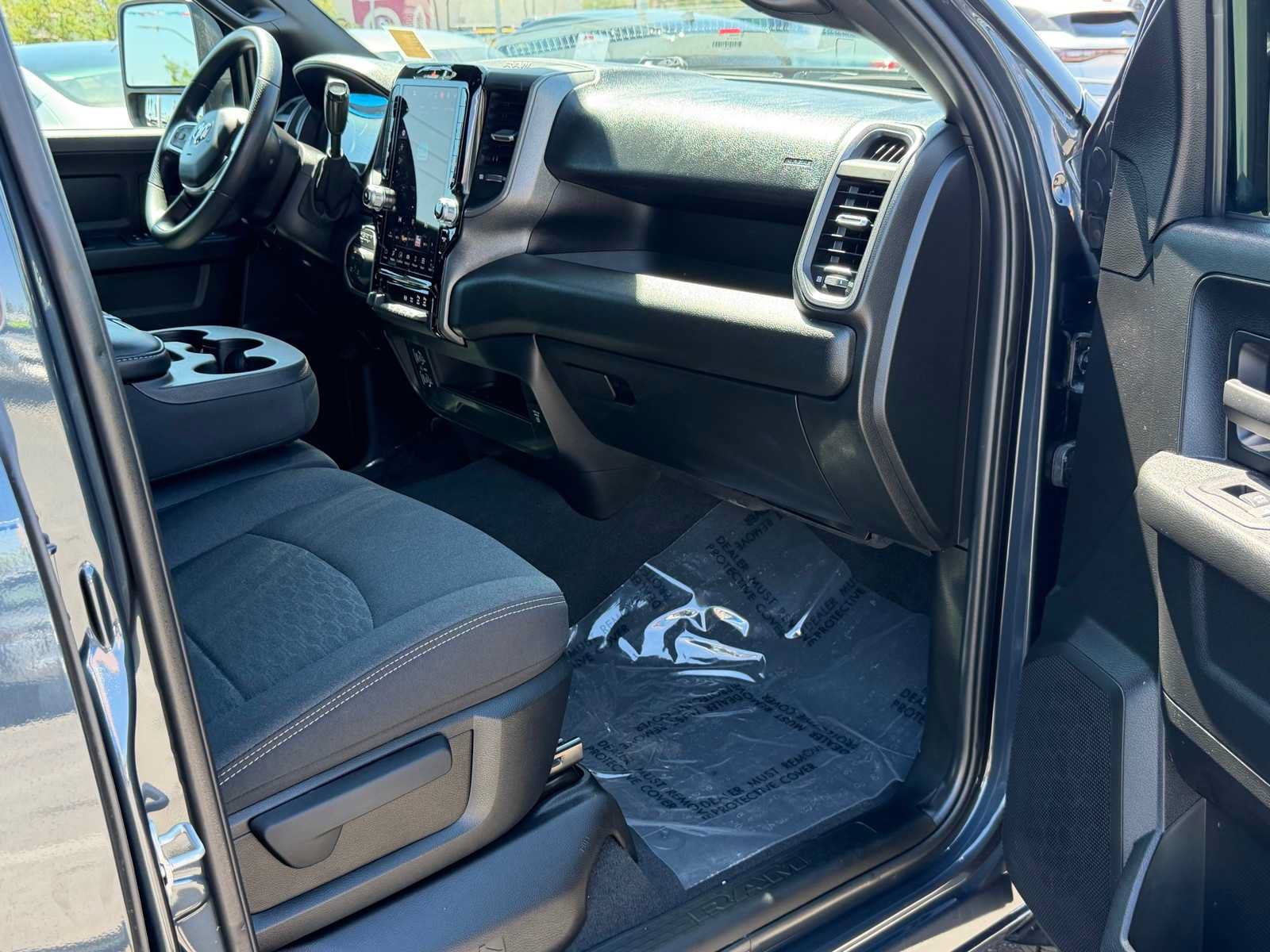 Used 2025 RAM 2500 Tradesman AWD/4WD image 27