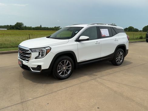 Certified 2023 GMC Terrain SLT image 4