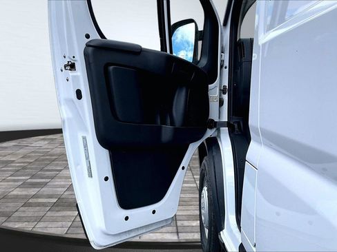 Used 2025 RAM ProMaster 2500 w/ Convenience Group FWD image 23