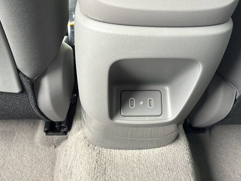 Used 2025 Hyundai Elantra Sport FWD image 13