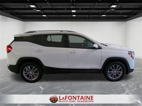 Used 2024 GMC Terrain SLT image 9