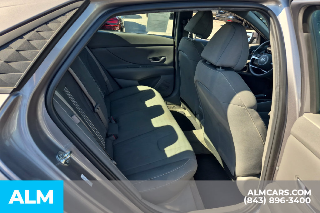 Certified 2024 Hyundai Elantra SEL FWD image 17