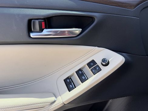 Used 2021 Toyota Avalon XLE FWD image 11