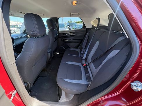 Used 2025 Chevrolet TrailBlazer LT FWD image 20