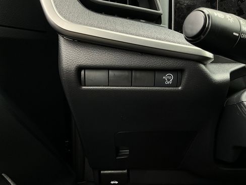 Used 2025 Nissan Kicks SV image 20