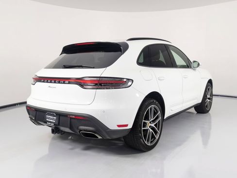 Certified 2024 Porsche Macan AWD/4WD image 11