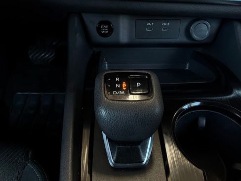 Used 2025 Nissan Rogue SV FWD image 26