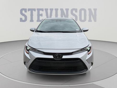 Used 2026 Toyota Corolla LE w/ Carpet Mat Package (TMS) FWD image 8
