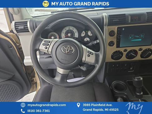 Used 2014 Toyota FJ Cruiser 2WD image 22