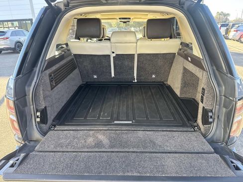 Used 2022 Land Rover Range Rover Westminster Edition image 8