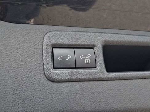 Used 2023 Toyota Venza Limited AWD/4WD image 33