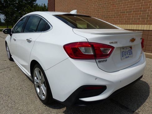 Used 2018 Chevrolet Cruze Premier FWD image 7