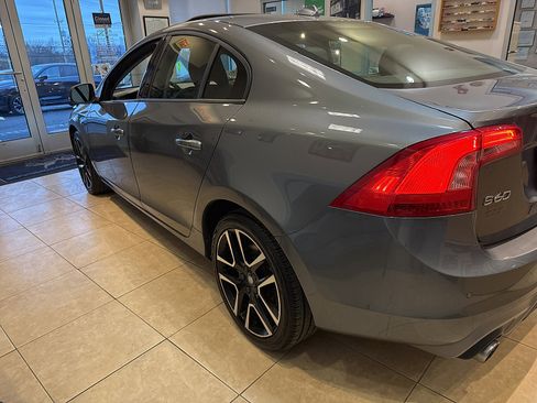 Used 2018 Volvo S60 T5 Dynamic w/ Vision Package image 12