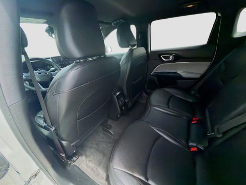 Used 2024 Jeep Compass Limited image 24