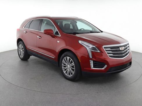 Used 2019 Cadillac XT5 Luxury FWD image 2