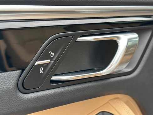 Used 2018 Porsche Macan Sport Edition image 21