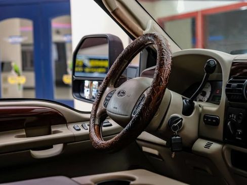 Used 2005 Ford F350 King Ranch AWD/4WD image 15