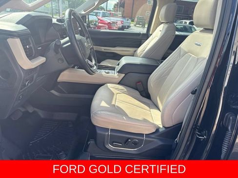 Used 2023 Ford Expedition Platinum AWD/4WD image 3