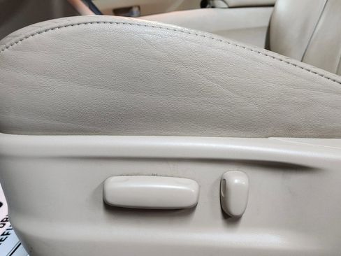 Used 2013 Toyota Venza XLE w/ XLE Premium Pkg image 10