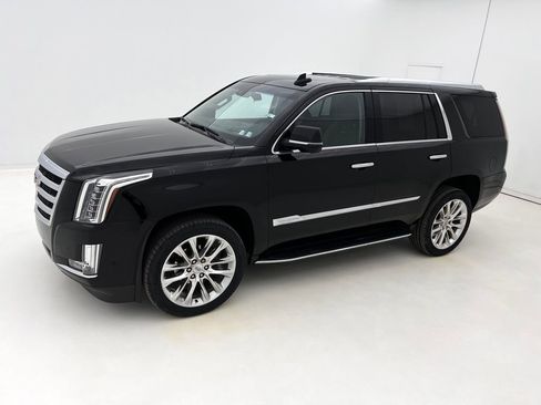 Used 2019 Cadillac Escalade Luxury image 5