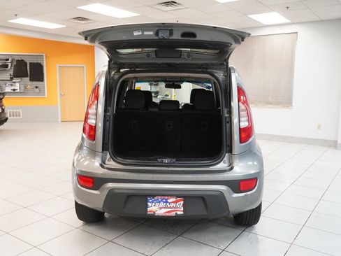 Used 2013 Kia Soul FWD image 9