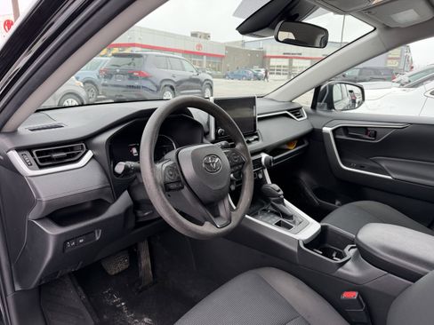 Used 2023 Toyota RAV4 LE image 9