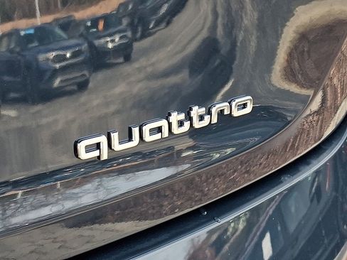 Used 2023 Audi e-tron Premium image 32