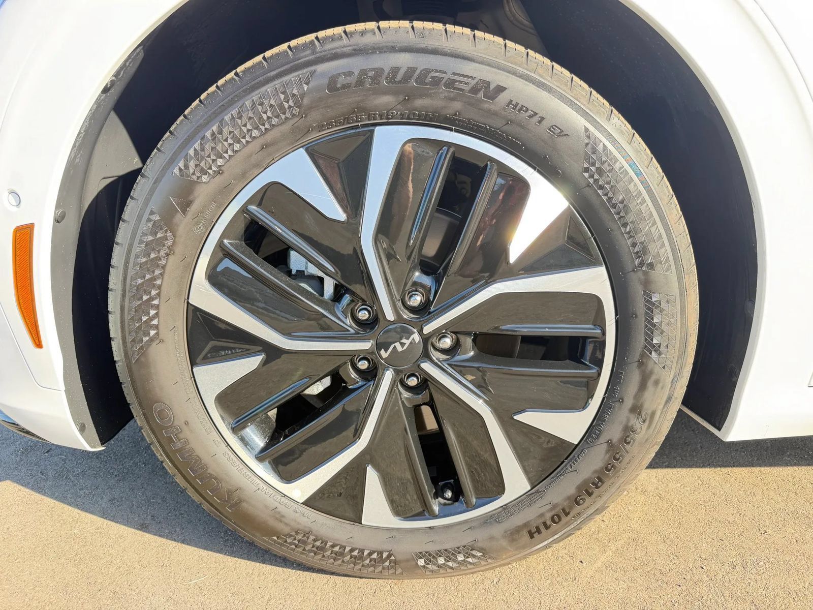 Used 2023 Kia EV6 GT-Line w/ GT-Line Suede Seat Package RWD image 40
