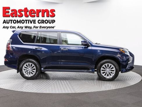 Used 2021 Lexus GX 460 w/ Accessory Package AWD/4WD image 3