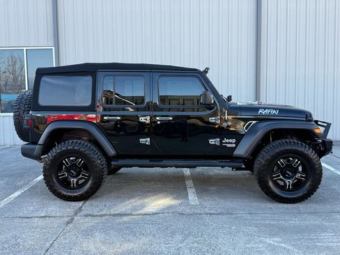 Used 2019 Jeep Wrangler Unlimited Sport S image 4